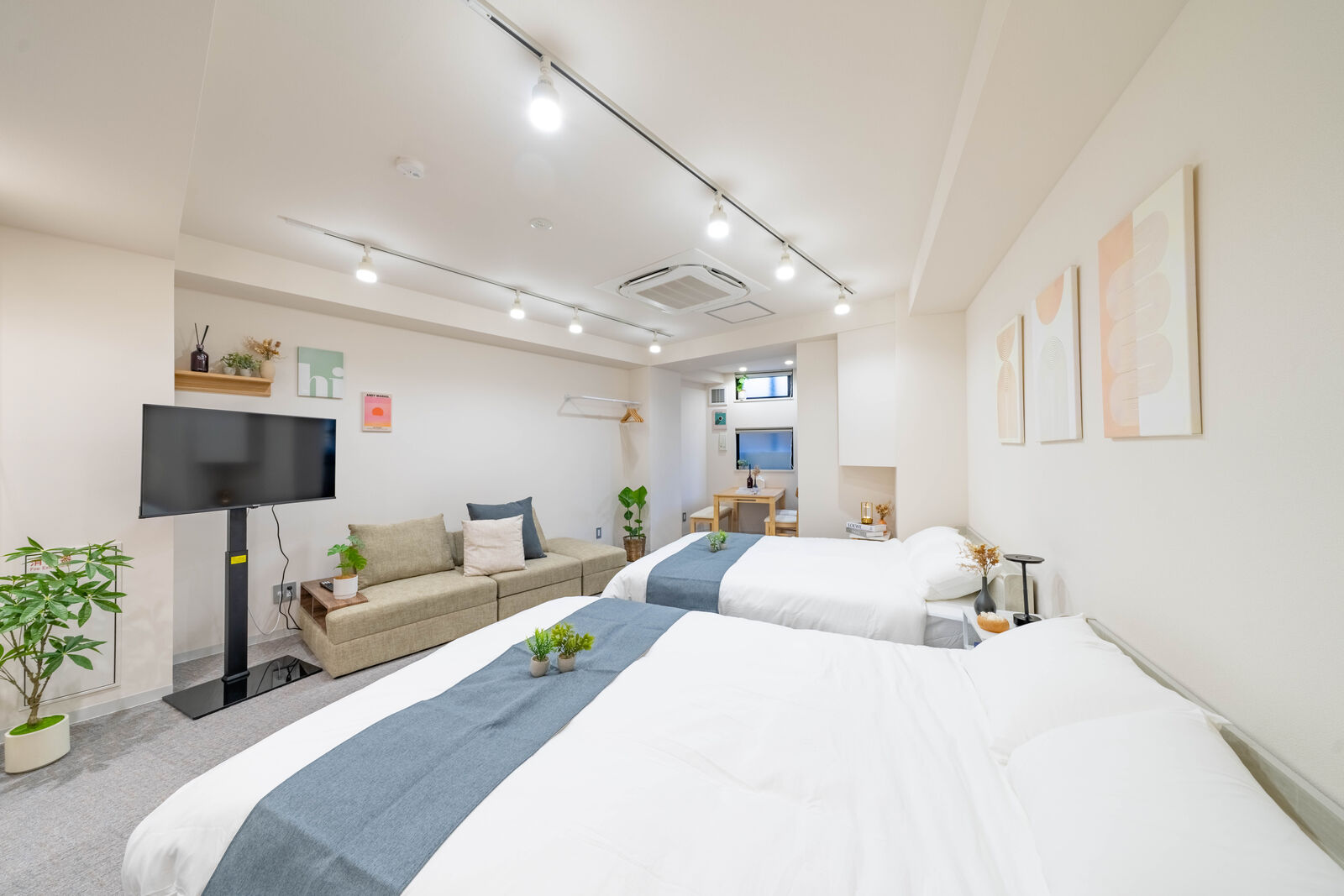 SANEN Hotel 客室リビング